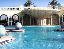 gv_poolatnight2_4_675x359_FitToBoxSmallDimension_Center